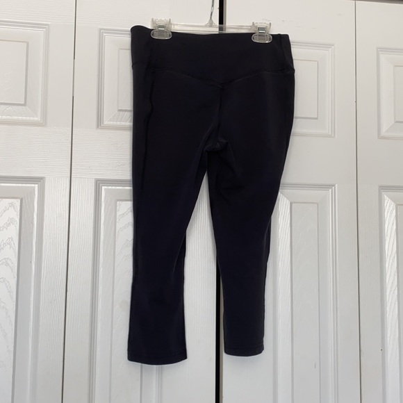 ⚫️ Nike Women’s Legend 2.0 Capri Leggings ⚫️ - Picture 5 of 11